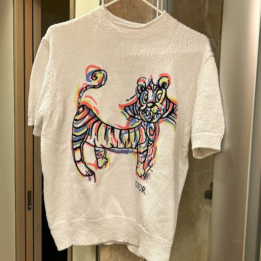 White top with tiger